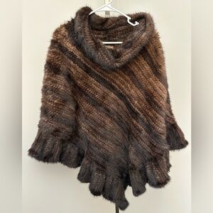 Stunning La Fiorentina Mink Fur Poncho. NWOT